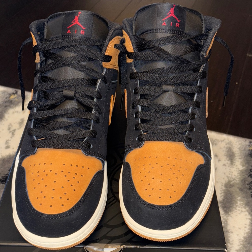 Jordan 1 mid size 12